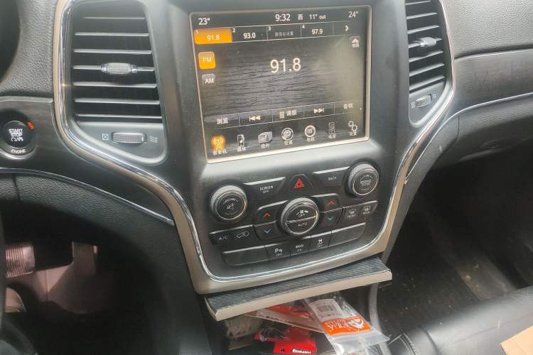 Used Jeep Grand Cherokee 2014 3.0TD Diesel Comfort Navigation Version Audio And AC Panel