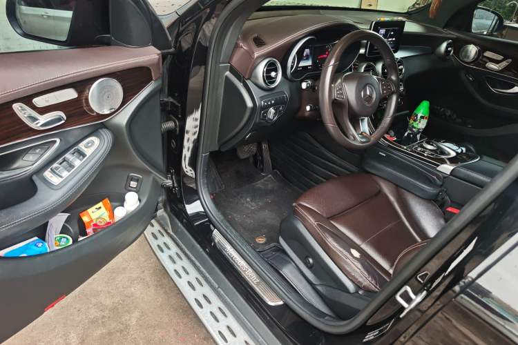 Used Mercedes-Benz GLC 2017 GLC 260 4MATIC Luxury Model Driver Seat