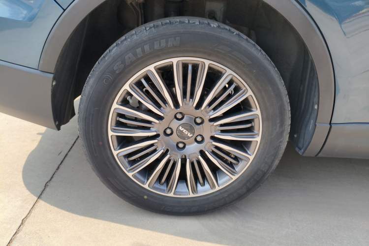 Used Sinotruk VGV U70 2020 1.5T Manual Elite Edition 7-Seater Right Rear Wheel Hub