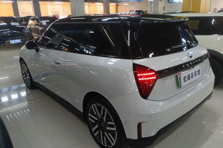 Used MINI Electric MINI COOPER 2025 456km COOPER E Classic Style
