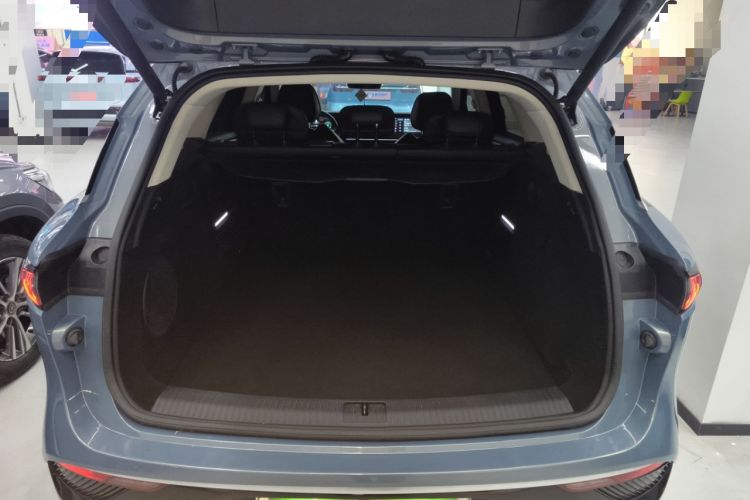 Used VOYAH FREE 2021 Four-Wheel Drive Standard Range-Extended Exclusive Luxury Package Trunk