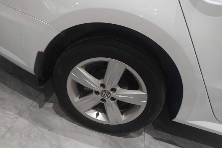 Used Volkswagen Lavida 2018 Classic 1.5L Automatic Fashion Edition China VI Standard Right Rear Wheel Hub