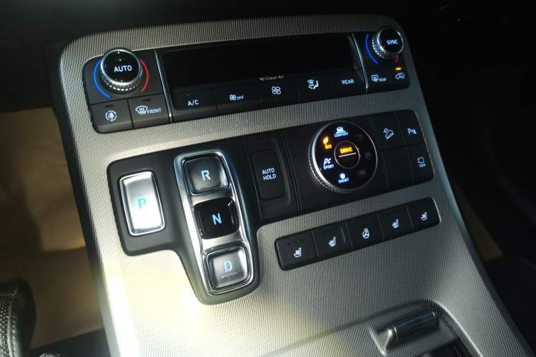 Used Hyundai Palisade 2021 3.5L Automatic 4x4 GLS
