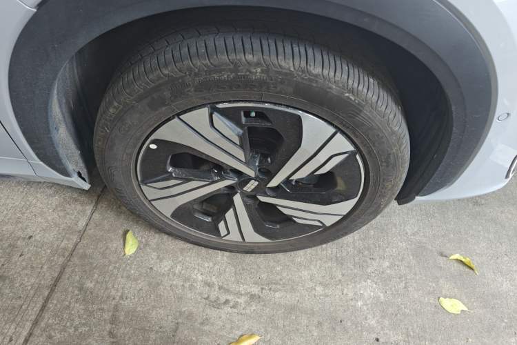 Used Geely Galaxy E5 2024 530km Starship Edition Right Front Wheel Hub