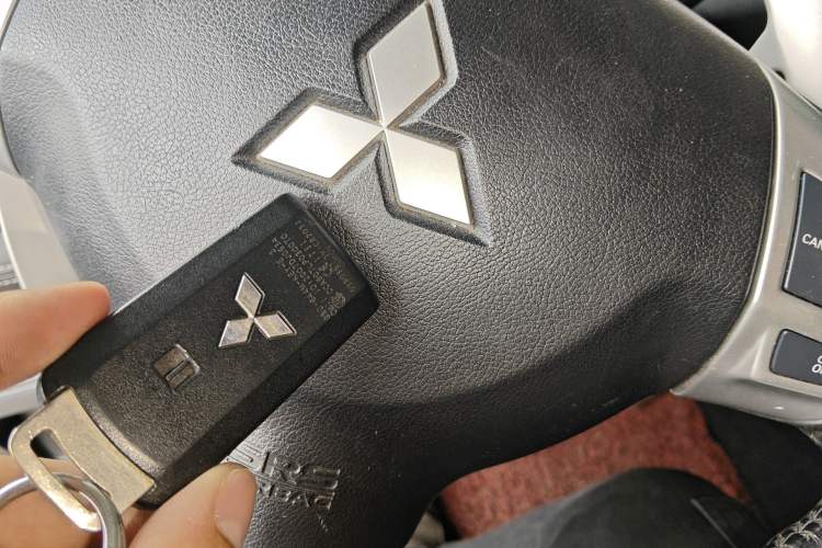 Used Mitsubishi Outlander 2010 Kijang 2.0 Sport Edition Vehicle Key