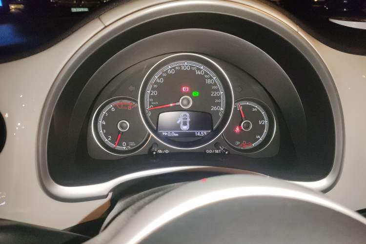 Used Volkswagen Beetle 2015 180TSI model Instrument Cluster