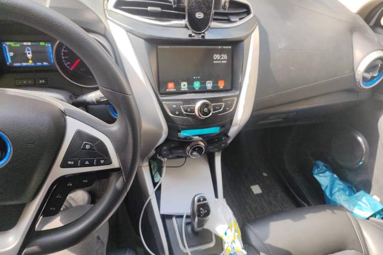 Used BYD Yuan New Energy 2018 EV360 Smart Connected Cool Model