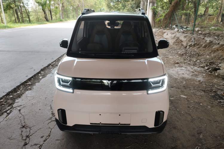 Used Wuling Hongguang MINIEV 2022 GAMEBOY 200km Gaming Edition with Lithium Iron Phosphate Front