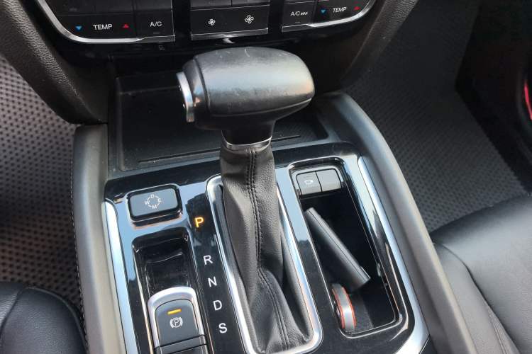 Used GAC Trumpchi GS7 2017 320T Two-Wheel-Drive Luxury Smart Connectivity Model
