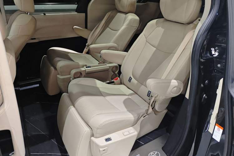 Used Toyota Granvia 2023 2.5L Hybrid Prestige VIP Edition Left Rear Seat