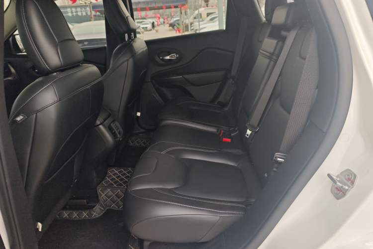 Used Jeep Cherokee 2017 2.4L Professional Smart Edition
