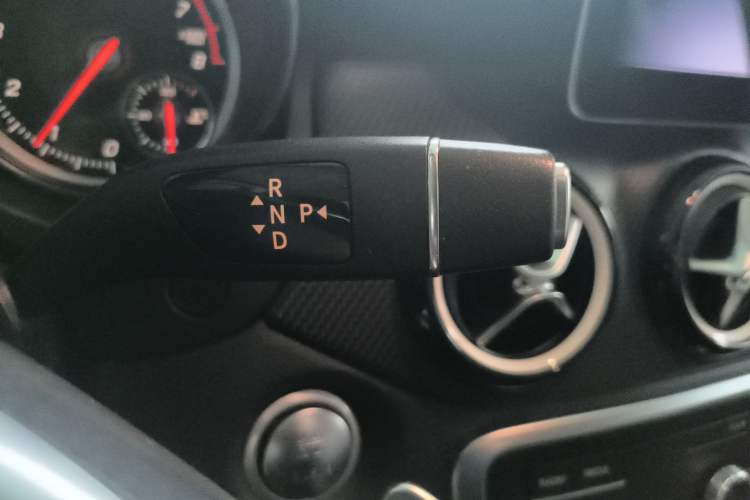 Used Mercedes-Benz GLA 2019 GLA 200 Dynamic Edition Gear Lever