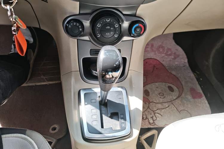 Used Ford Fiesta 2011 Hatchback 1.5L Automatic Fashion Edition
