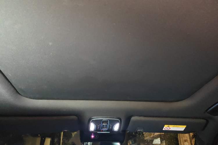 Used GAC Trumpchi GS8 2022 Linghang Series 2.0 TGDI Two-Wheel-Drive Luxury Smart Connectivity Version (7 Seats) Headliner