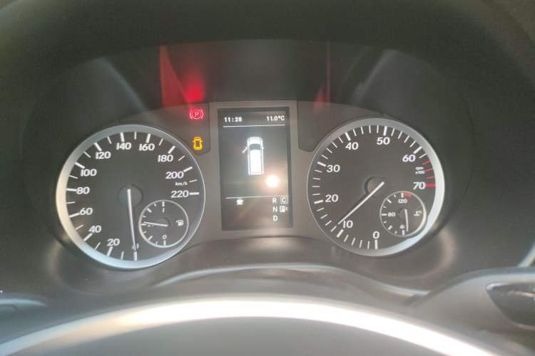 Used Mercedes-Benz Vito 2018 2.0T Business Version China VI Emission Standard Instrument Cluster