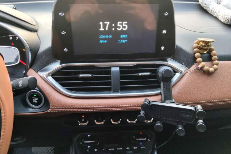 Used Baojun 510 2017 1.5L Automatic Luxury Model Audio And AC Panel