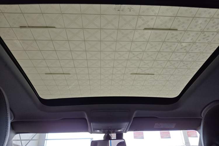 Used Volkswagen Tiguan L 2021 330TSI Automatic Two-Wheel Drive Smart Edition
