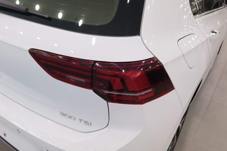 Used Volkswagen Golf 2025 300TSI Pro
