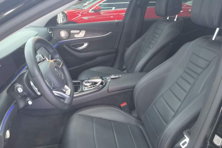 Used Mercedes-Benz E-Class 2016 E 300 L Sporty and Stylish Model
