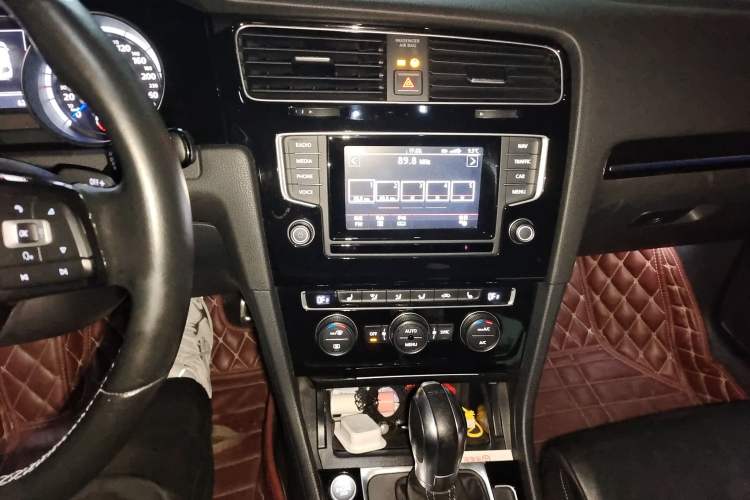 Used Volkswagen Golf 2015 2.0 TSI R
