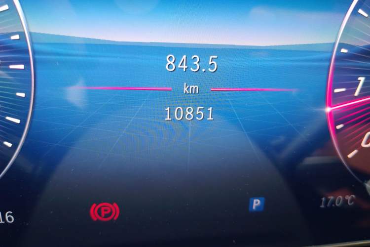 Used Mercedes-Benz GLC 2025 Refreshed GLC 300 L 4MATIC Dynamic Version 5 Seats Odometer Close Up