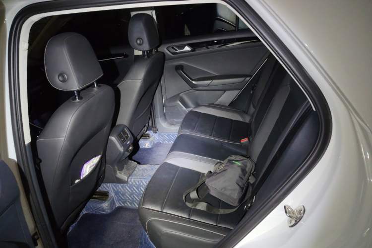 Used Volkswagen T-ROC 2018 280TSI DSG Two-Wheel Drive Comfort Version China VI Standard