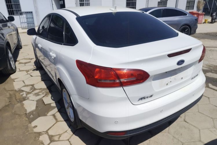 Used Ford Focus 2018 Sedan Classic 1.6L Automatic Trendy SmartDrive Edition Rear Left 45 Deg