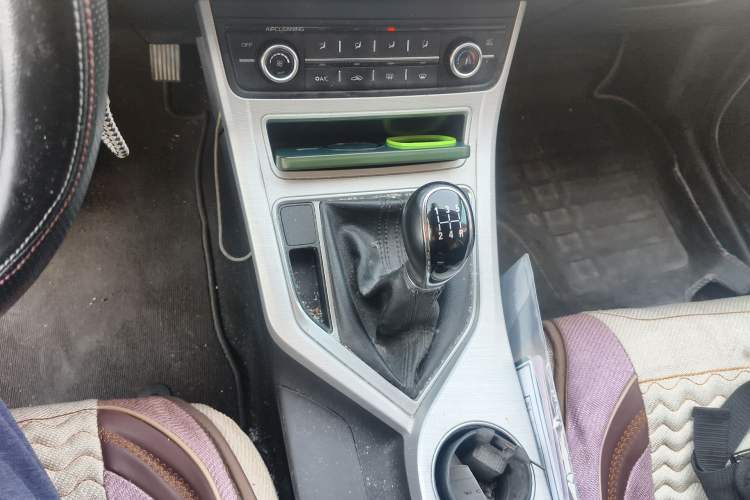 Used Geely Auto Vision 2018 1.5L Manual Happiness Edition Gear Lever