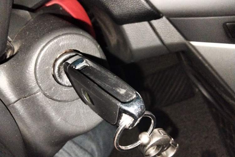 Used Chevrolet Cruze 2013 1.6L SE AT Vehicle Key