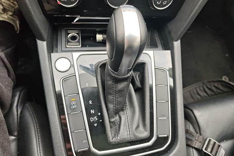 Used Volkswagen Magotan 2019 330TSI DSG Leading Edition China V Standard Gear Lever