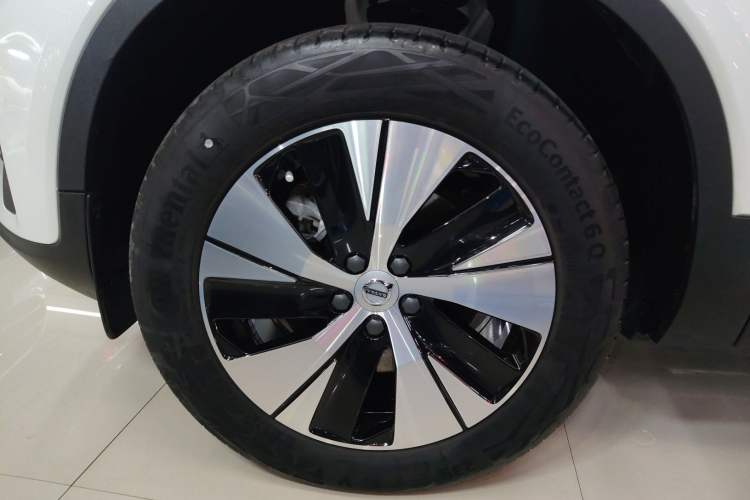 Used Volvo XC40 2023 B3 Zhiyuan Luxury Edition Left Front Wheel Hub