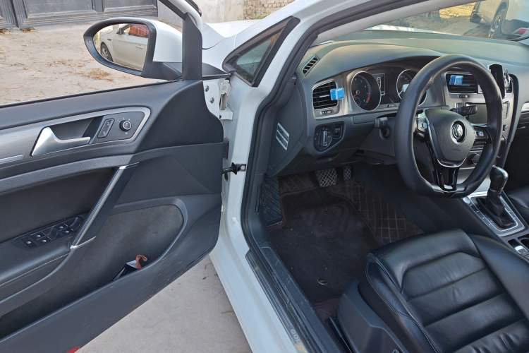 Used Volkswagen Golf 2016 230TSI Automatic Luxury Version