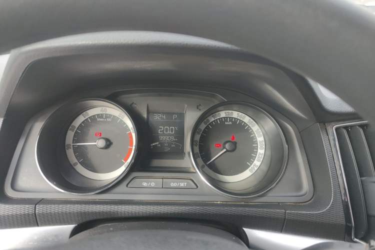 Used Skoda Kamiq 2018 1.5L Automatic Comfort Edition China VI Standard Instrument Cluster