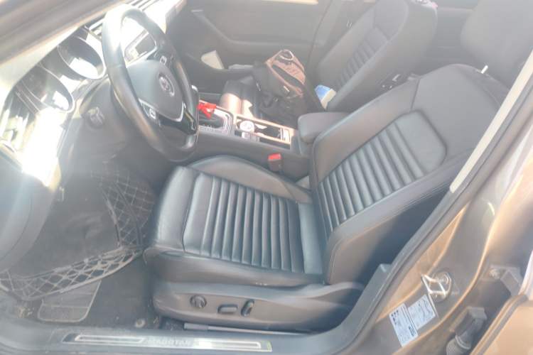 Used Volkswagen Magotan 2017 330TSI DSG Leading Model
