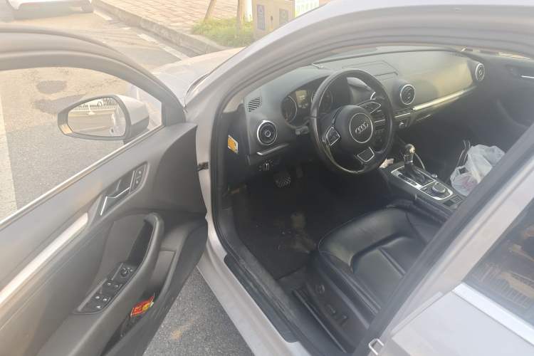 Used Audi A3 2014 Limousine 35 TFSI Automatic Comfort Model
