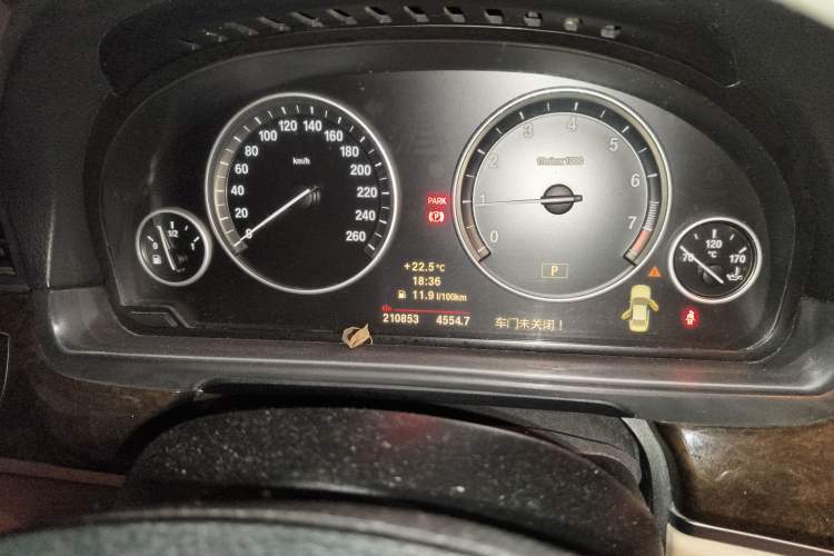 Used BMW 5 Series 2011 523Li Luxury Model