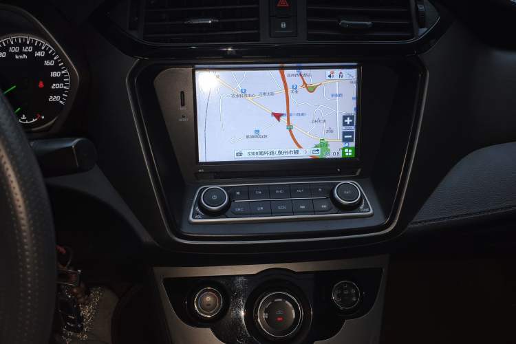 Used Haima M3 2016 1.5L Manual Comfort Model with Sunroof Audio And AC Panel