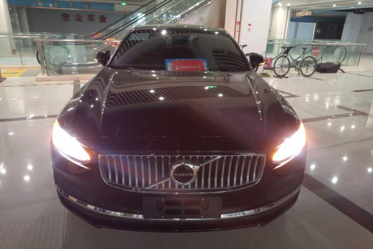 Used Volvo S90 2023 B5 Zhiyi Luxury Edition
