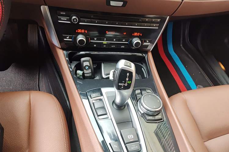 Used BMW 5 Series GT 2015 528i Leading Model