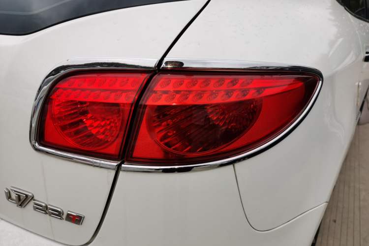 Used Luxgen Great 7 SUV 2013 Limited-Edition Sharp Model 2.2T Two-Wheel-Drive Smart Version