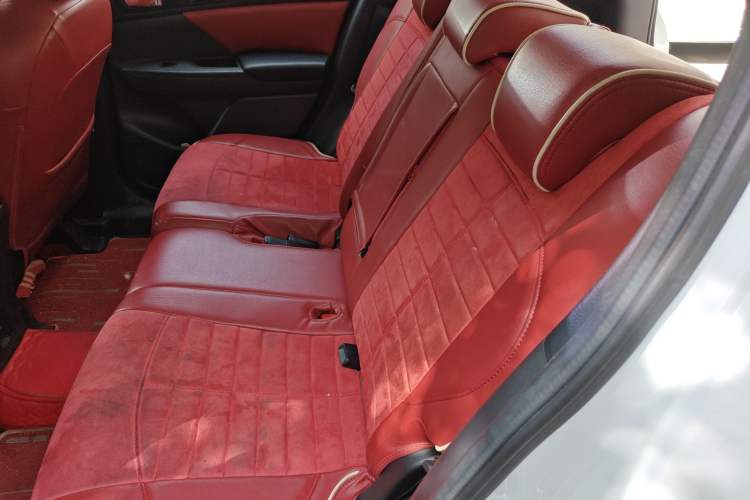 Used Mitsubishi Eclipse Cross 2019 1.5T CVT Two-Wheel Drive Fearless Edition China VI Standard Left Rear Seat