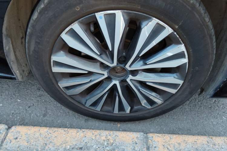 Used Nissan Teana 2022 2.0L XL-Upr Enjoyment Edition Right Front Wheel Hub