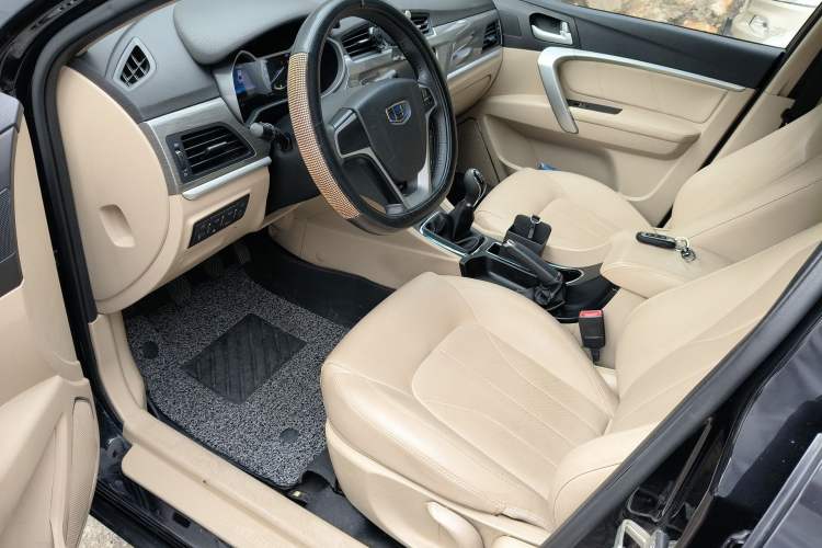 Used Geely Auto Emgrand 2017 Sedan Million Edition 1.5L Manual Luxury Model
