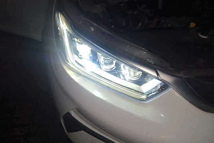 Used BYD Yuan Pro 2021 401 km Deluxe Version Right Front Headlight