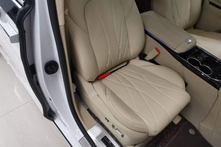 Used Buick GL8 New Energy 2025 Lu Shang Smart Enjoyment Edition 7-Seater
