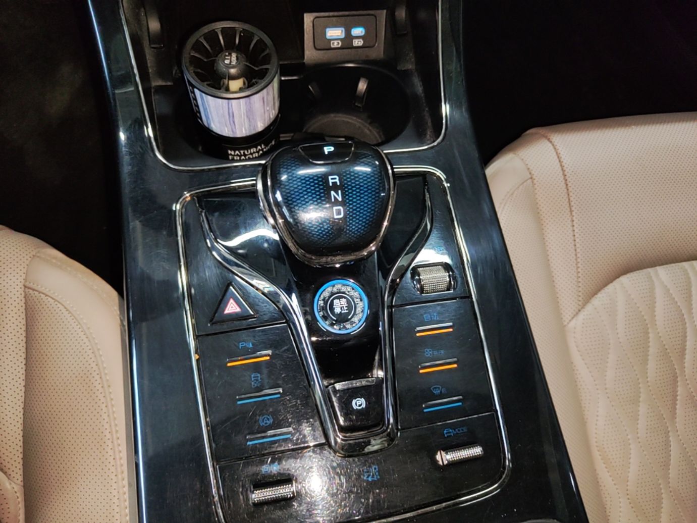 BYD Han 2024 EV Glory Edition 605KM Front-Wheel-Drive Premium Model — снимка 16