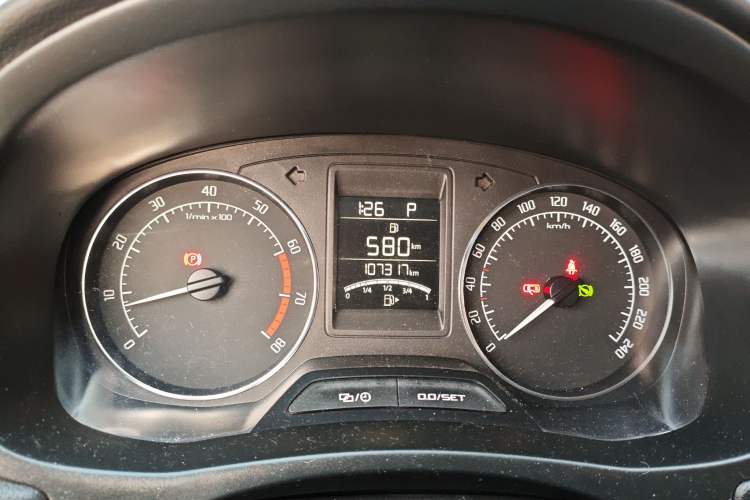 Used Skoda Fabia 2014 1.4L Automatic Crystal Edition