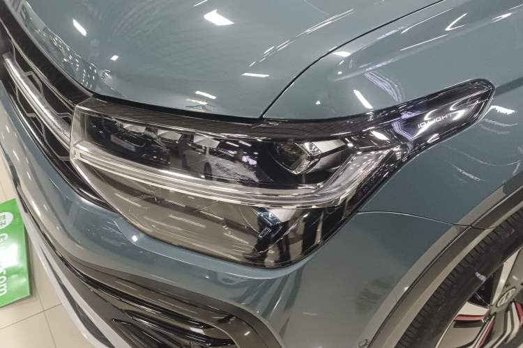 Used Volkswagen Tharu 2023 300TSI Two-Wheel-Drive Moon Luxury Edition