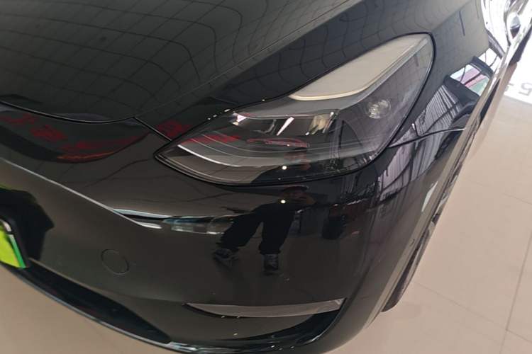 Used Tesla Model Y 2023 Long-Range All-Wheel-Drive Version
