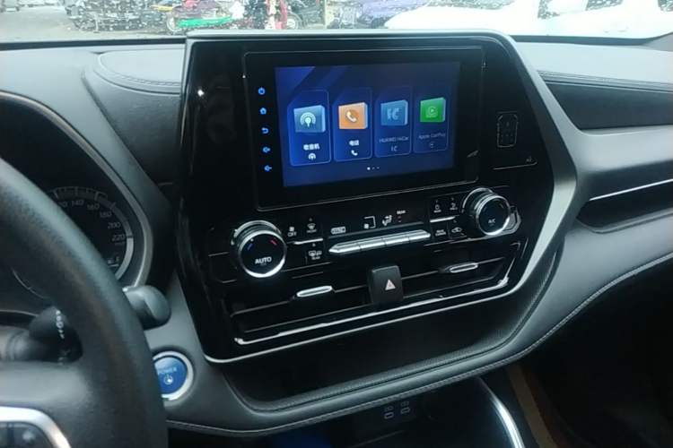 Used Toyota Crown Kluger 2021 2.5L HEV Four-Wheel Drive Elite Edition Audio And AC Panel